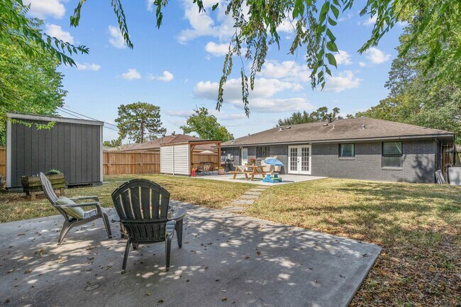 Building Photo - 1119 W 30th St