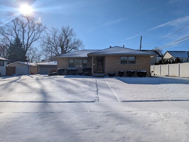 Building Photo - 503 Lake Ave