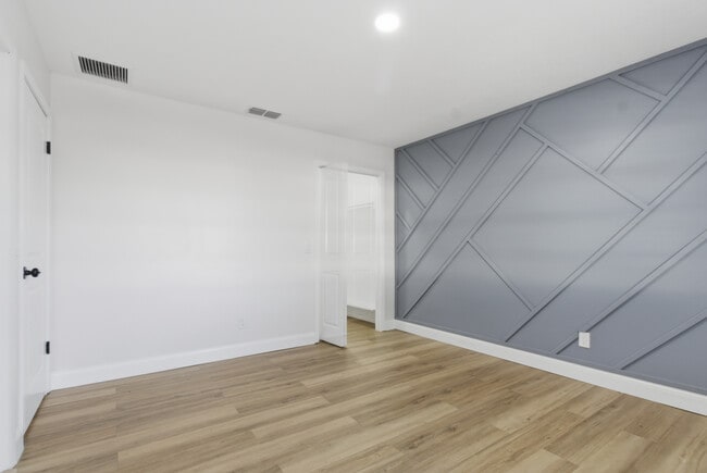 Building Photo - 4420 W Carmen St