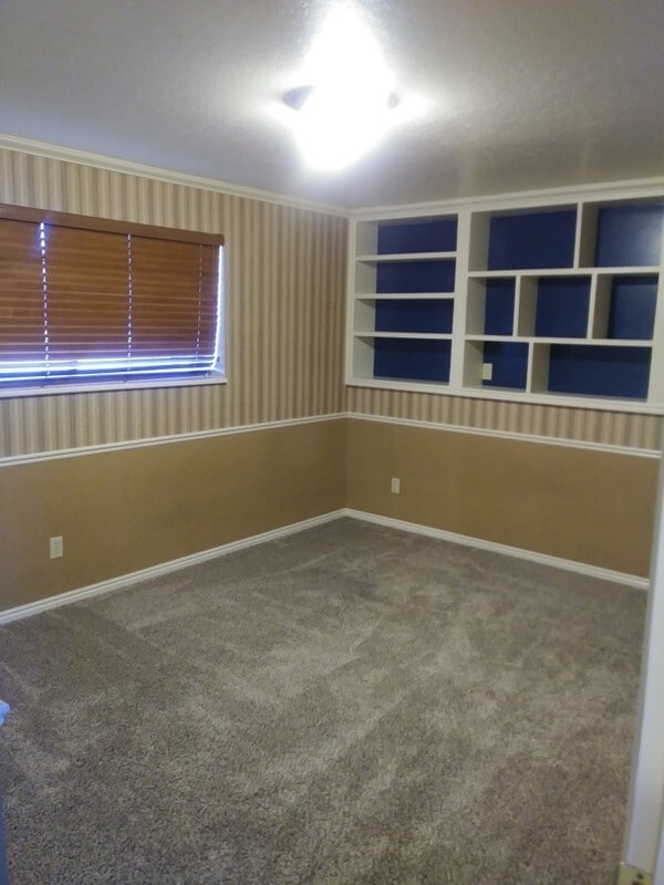 Building Photo - 1375 E 550 S