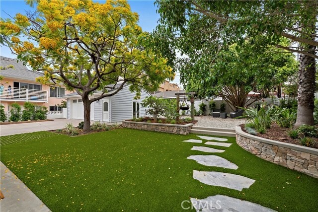 Building Photo - 450 Cliff Dr