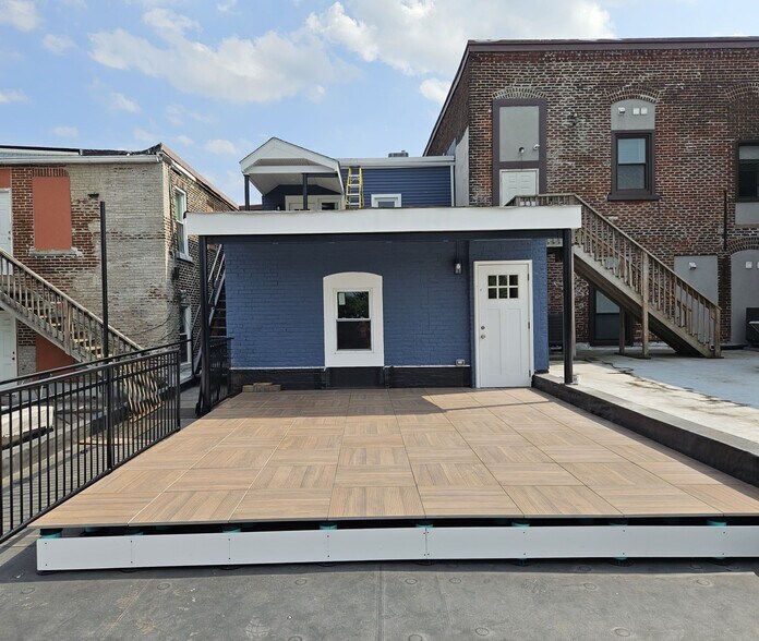 Building Photo - 125 E 3rd St