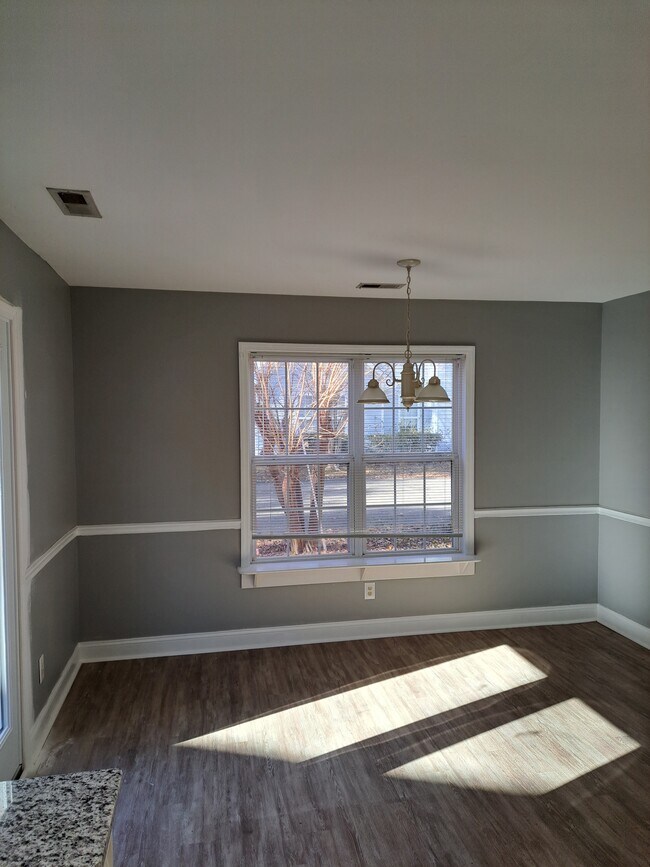 Building Photo - 4314 McClelland Dr