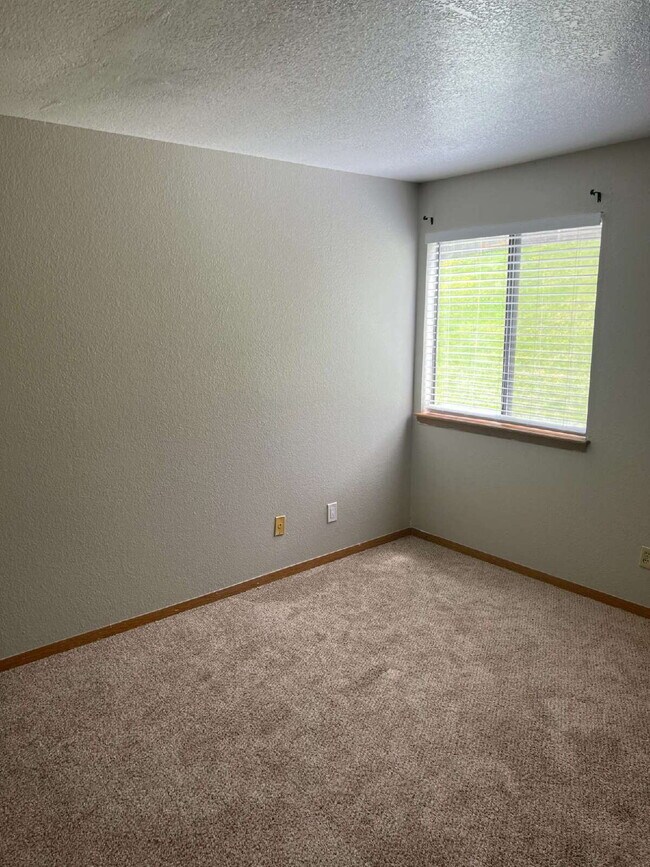 Building Photo - 131 S Zang Way