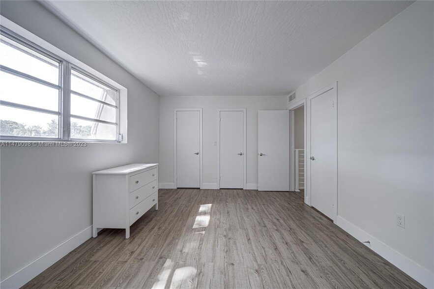 Building Photo - 8329 SW 137th Ave