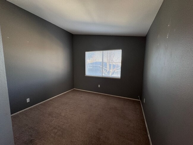 Building Photo - 2 Bedroom 2.5 Bath in the Beautiful City of Corona