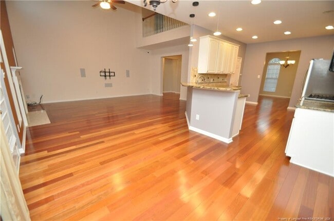Building Photo - 2105 Roland Glen Rd