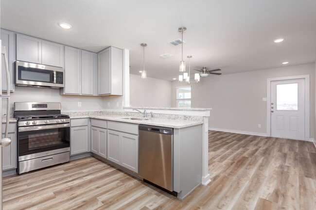 Building Photo - NW San Antonio Townhome in Hunters Ranch