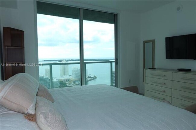 Building Photo - 500 Brickell Ave