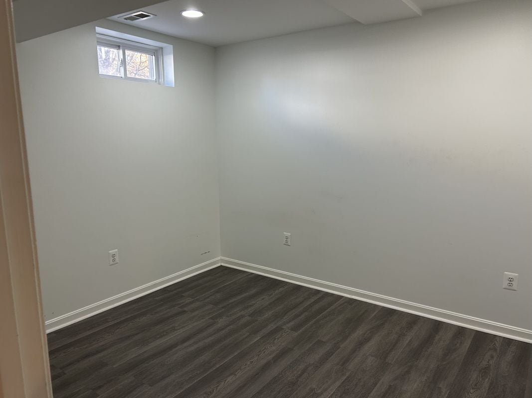 Building Photo - 20573 Breezyhill Dr