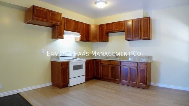 Building Photo - Amazing East Village Apartment with Great ...