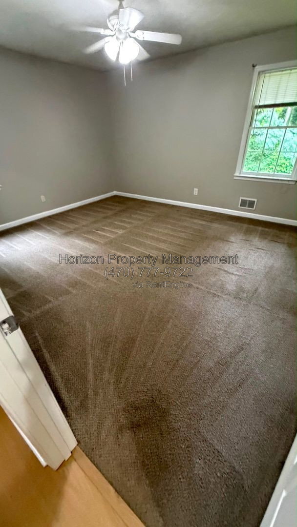 Building Photo - 4014 White Oak Ct NW