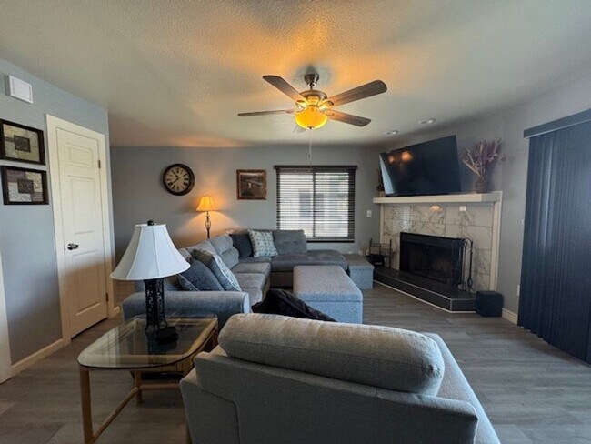 Building Photo - Furnished 2 BR Condo w/ Utilities Boat Dock, Marina, Garage -Roadhaven Marina Avail June-Dec, May...