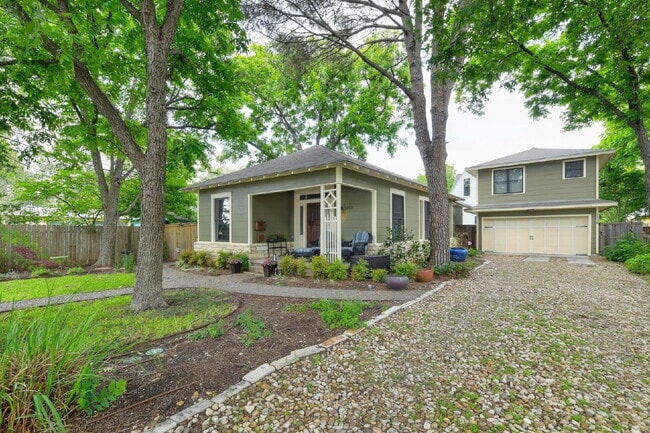 Primary Photo - 5202 Grover Ave