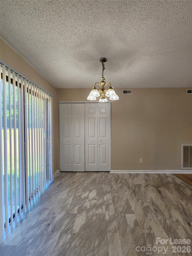 Building Photo - 6227 Mayridge Dr