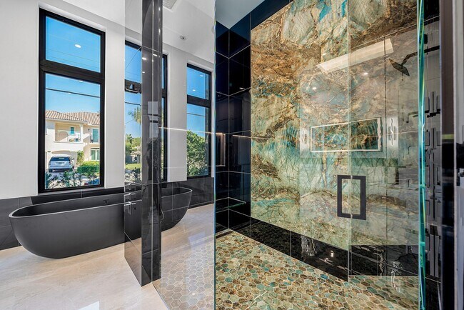 Building Photo - 2650 NE 48th Ct