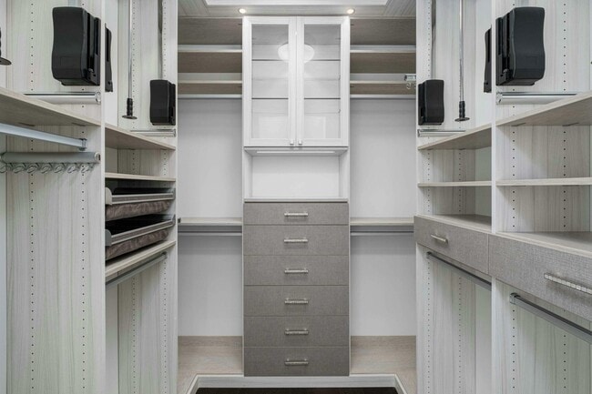 Building Photo - 210 Lavaca St