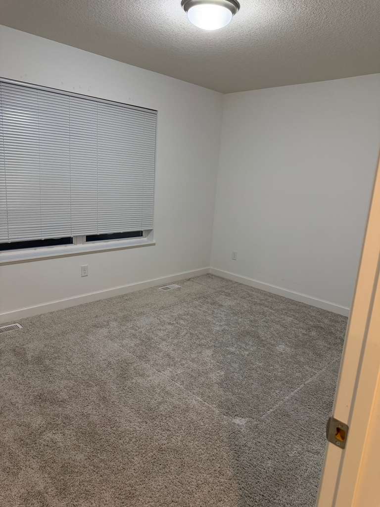 Building Photo - 10604 Heron Ave S