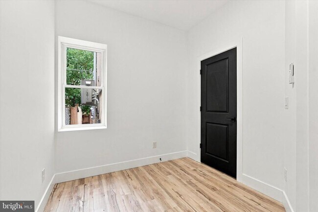 Building Photo - 4535 N Gratz St