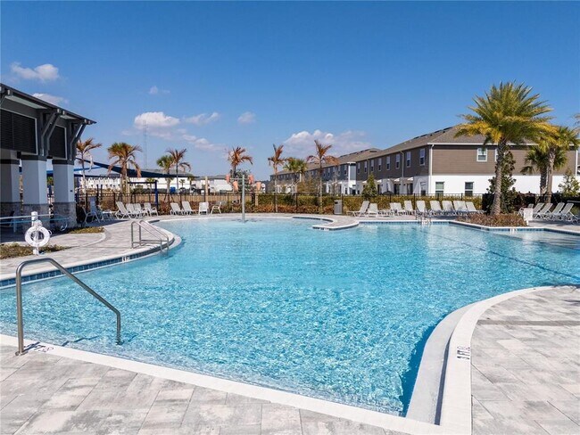 Building Photo - 5090 Shady Pnes Dr