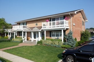 Building Photo - Fairfield Court