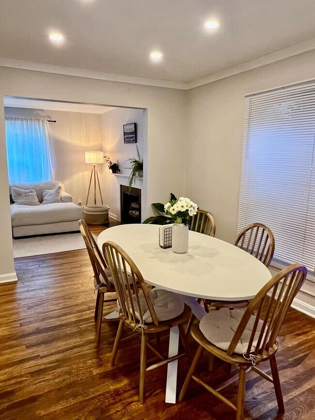 Building Photo - Charming 3-Bedroom Home in Cleveland Heights