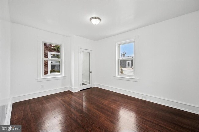 Building Photo - 4928 Walnut St