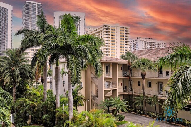 Building Photo - 2602 E Hallandale Beach Blvd