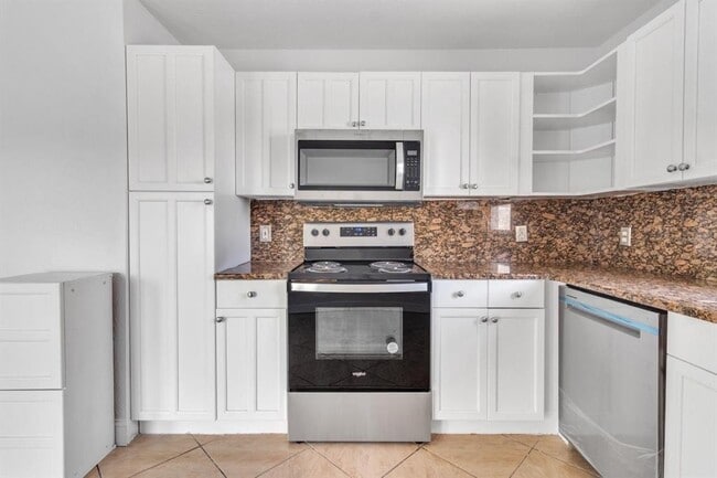 Building Photo - 2113 Jessa Dr