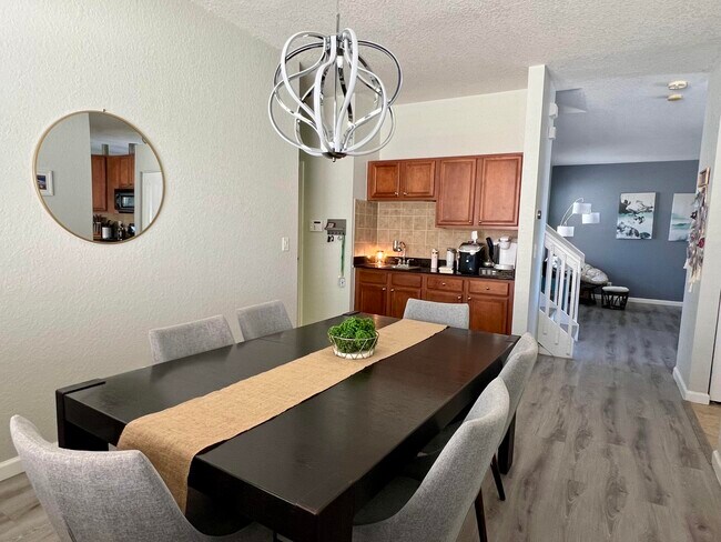 Building Photo - 333 Berenger Walk
