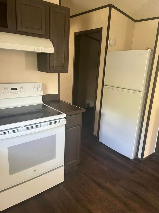 Building Photo - 3 Bed 2 Bath Mobile Home Available for Rent