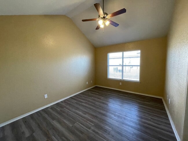 Building Photo - 3817 Water Oak Dr