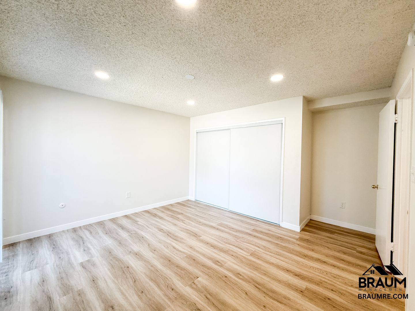 Building Photo - 5461 Kester Ave
