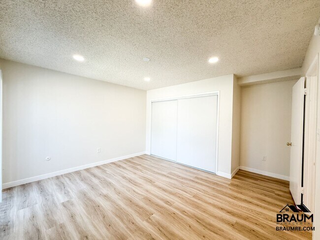 Building Photo - 5461 Kester Ave