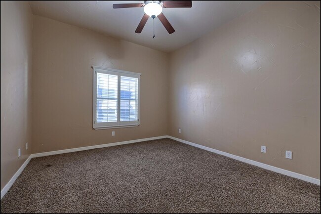 Building Photo - 3065 Snowy Point Dr