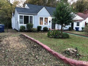 Building Photo - 4 Bed 2 Bath in Atlanta!