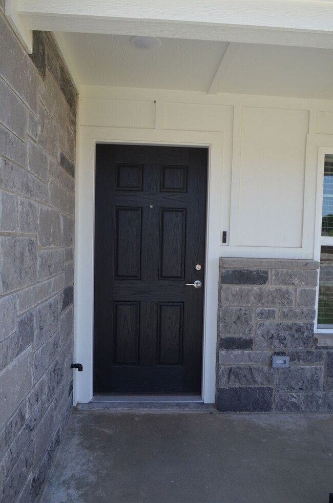 Building Photo - 971 Cline Dr