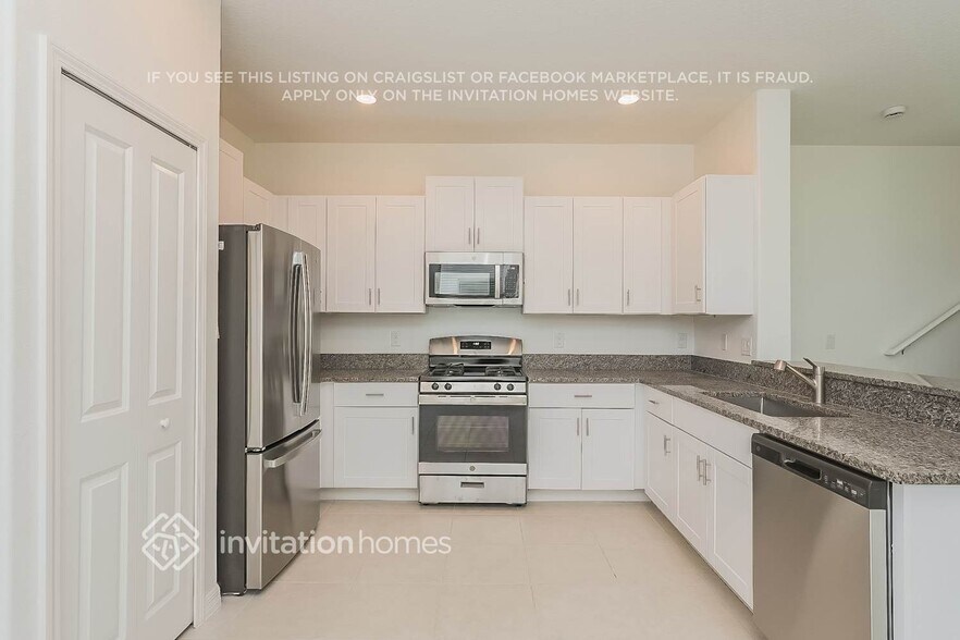 Building Photo - 8281 Birch Hvn Ln