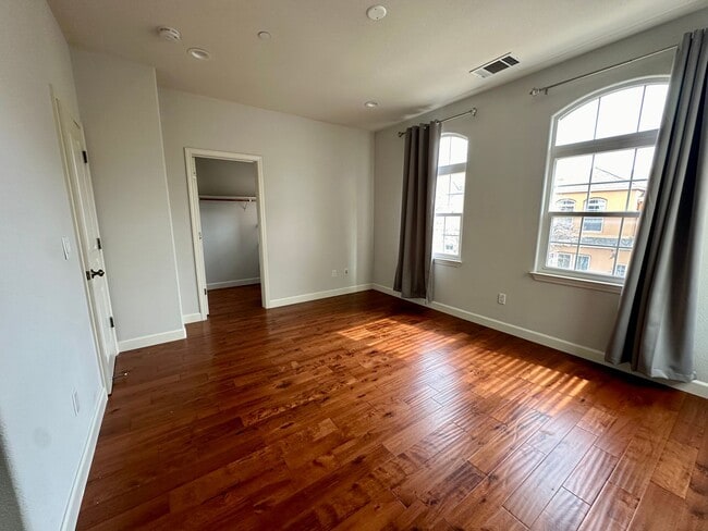 Building Photo - REMODELED TOWNHOME WITH THOUGHTFUL UPGRADE...
