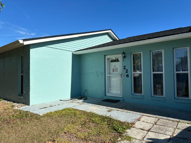 Primary Photo - 226 E Cedarwood Cir