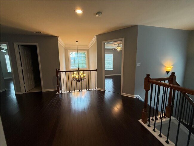 Building Photo - 2501 Royston Dr