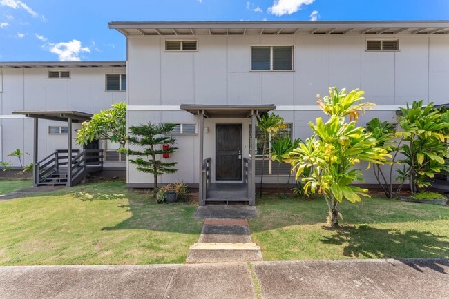 Building Photo - Waiau Gardens Kai Townhouse with 3 bedrooms / 1.5 bathrooms / 2 assigned parking stalls