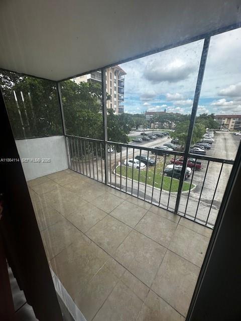 Building Photo - 4160 Inverrary Dr