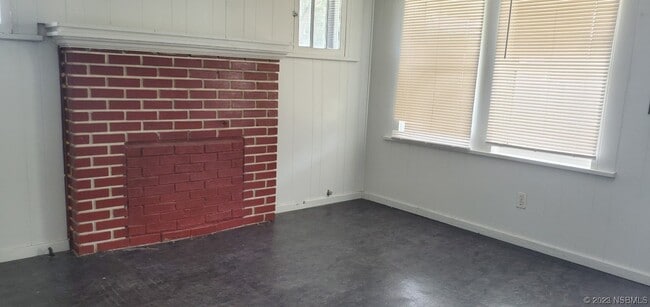 Building Photo - 666 Dora St