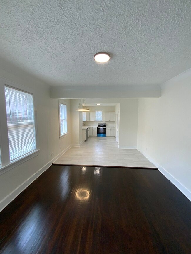 Building Photo - 920 N Auburndale St