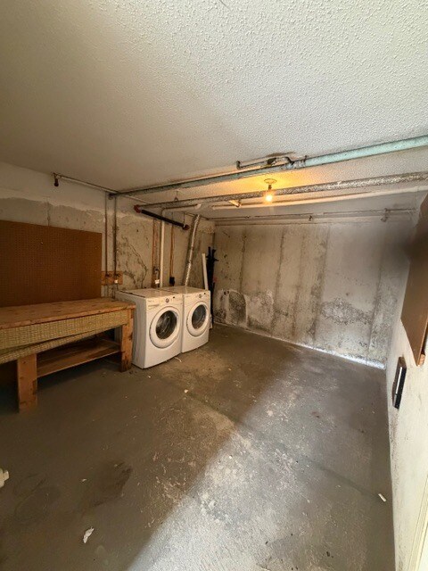 Building Photo - 74 Tennis Plaza Rd