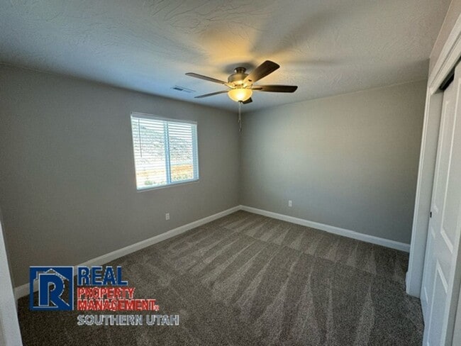 Building Photo - River Trail Townhome