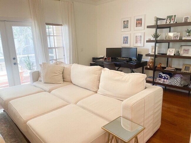 Primary Photo - 420 Barcelona Dr