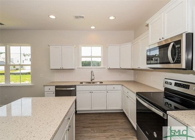 Building Photo - 104 S Trl Wy