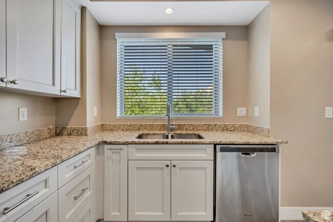 Building Photo - 1225 Wolf Hollow Ln